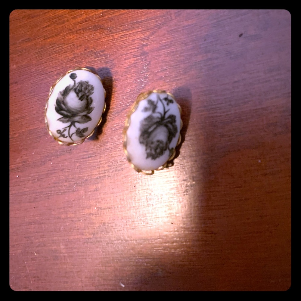 Antique Screwback and clip on earrings lot